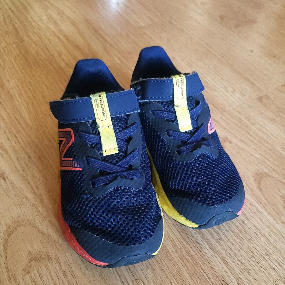 New Balance Fresh Foam Arishi v4 Bungee Lace with Top Strap 6.5
